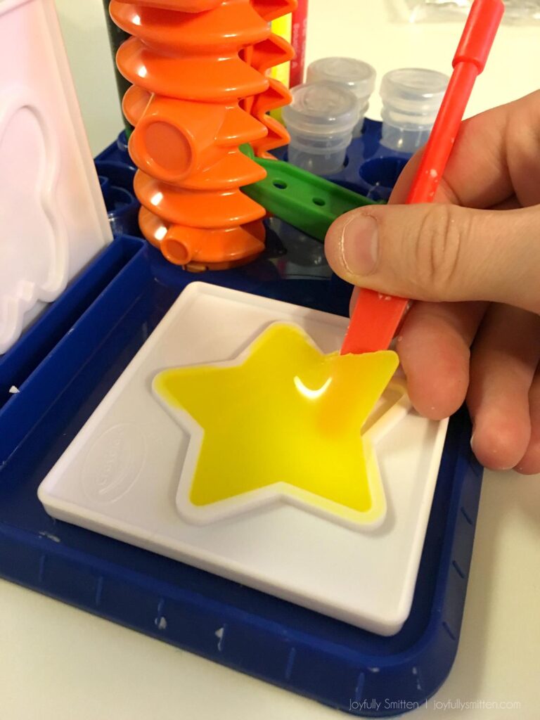 Create some fun with @Crayola with this fun #ClingCreator!