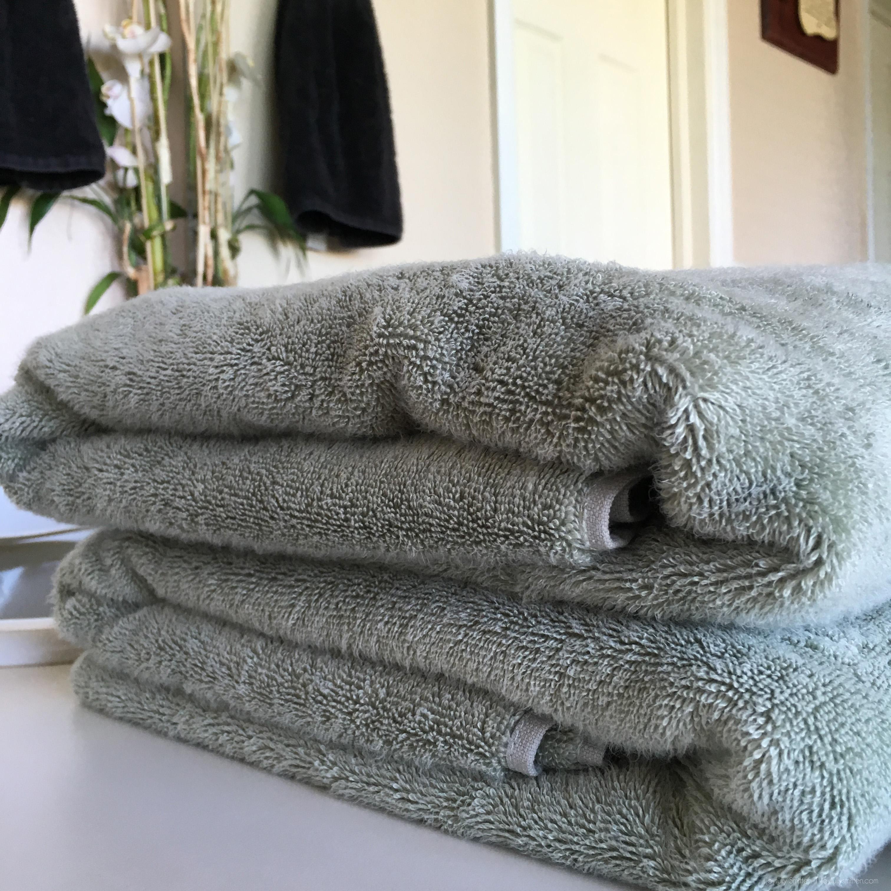 Bamboo Bath Mats and Bamboo Bath Sheets from Cariloha are life changing! Hello softness and goodbye scratchy odor-full towels!